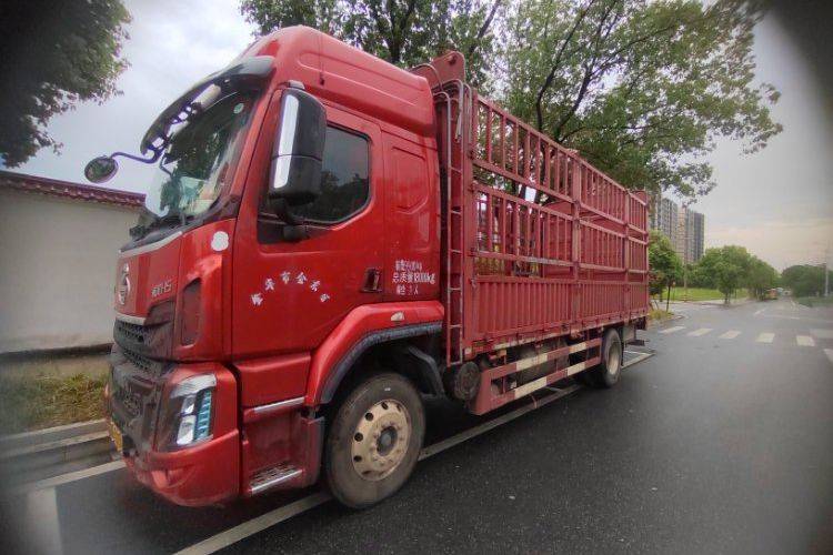 二手东风柳汽乘龙 245马力 载货车