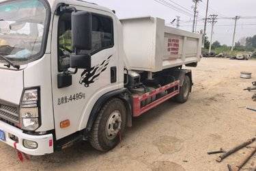 二手重汽王牌 W5D中卡 180马力 4X2 4.5米自卸车(国五) 单桥 玉柴二手自卸车 黄牌