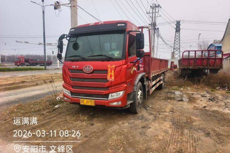 二手青岛解放 220马力 载货车
