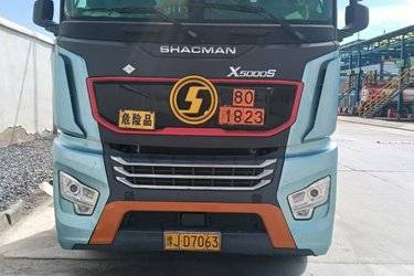 二手陕汽重卡 德龙X5000S 经典版 560马力 6X4 AMT自动挡牵引车(国六) 双驱 潍柴二手牵引车 黄牌图片