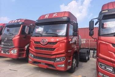 ���ֿ����ൺ��� JH5�ؿ� 480���� 6X4 LNGǣ����(Һ��)(����) ˫�� Ϋ�����ǣ���� ����