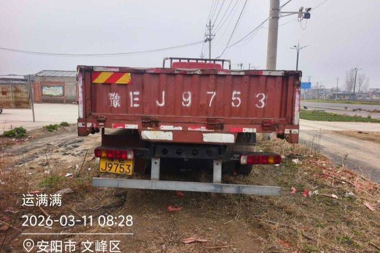 二手青岛解放 220马力 载货车