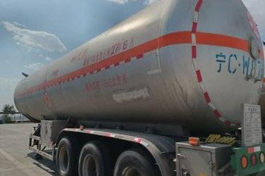 二手11.77米x2540米 3轴 罐式半挂车