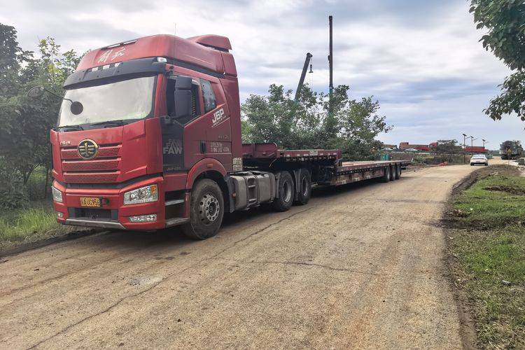 二手一汽解放 460马力 牵引车
