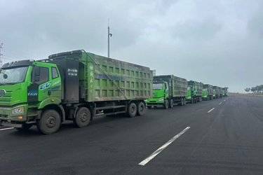 二手一汽解放J6P 8X4 7.8米换电式纯电动自卸车 启源400.62kWh  二手电动卡车电动自卸车图片