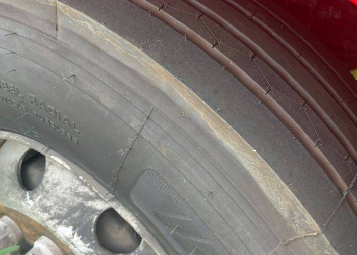 二手一汽解放 240马力 载货车