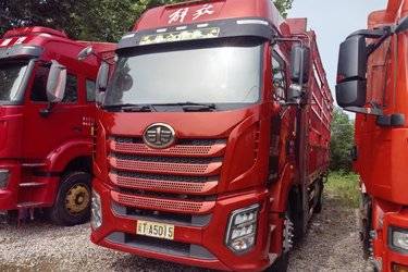 二手一汽解放 J6G 领航版 280马力 4X2 6.75米仓栅式载货车(国六) 单桥 锡柴二手载货车 黄牌图片