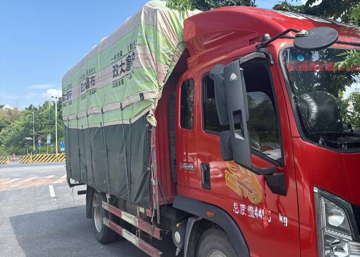 二手重汽豪曼 220马力 载货车