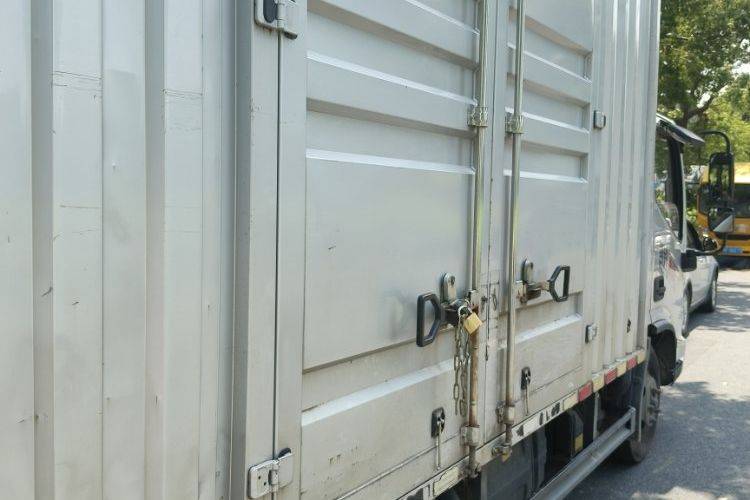 福田奥铃 156马力 载货车