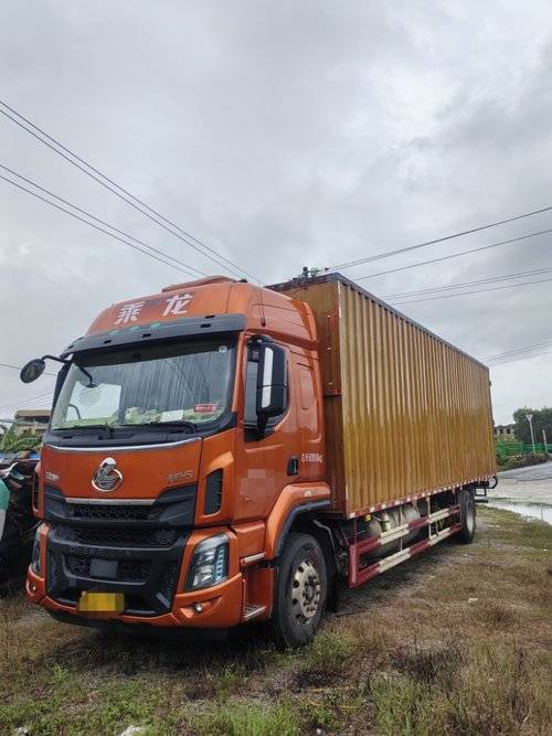 东风柳汽乘龙 290马力 载货车