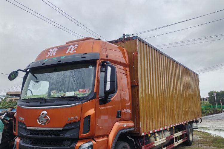 东风柳汽乘龙 290马力 载货车