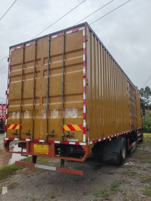 东风柳汽乘龙 290马力 载货车