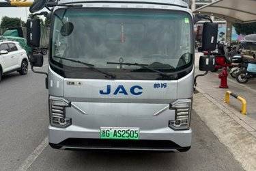 二手江淮 帅铃ES6 4.5T 4.15米单排纯电动厢式轻卡100.464kWh  二手电动卡车电动载货车图片