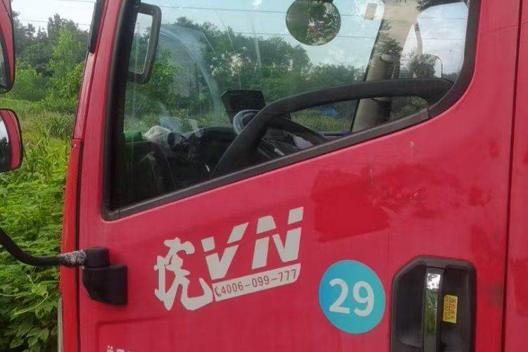 二手一汽解放轻卡 120马力 载货车