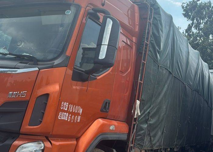 二手东风柳汽乘龙 245马力 载货车