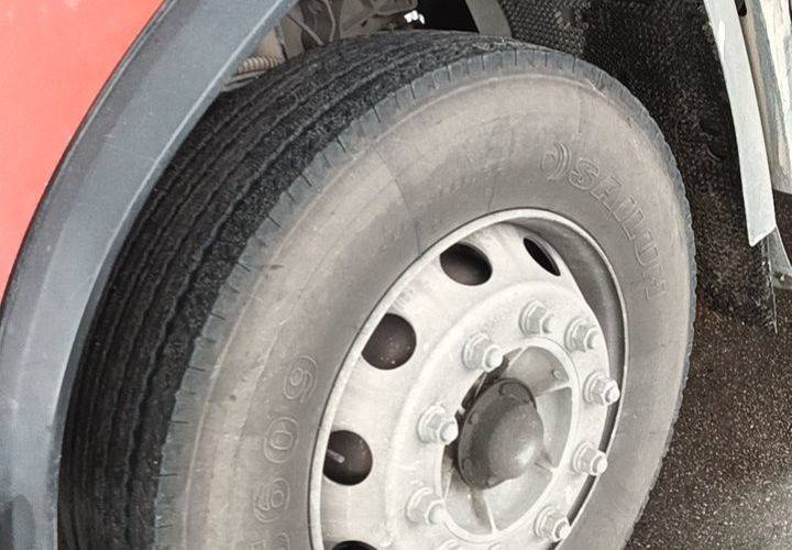 二手东风商用车 230马力 载货车