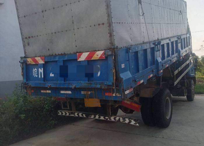 二手上汽轻卡(原上汽跃进) 160马力 自卸车