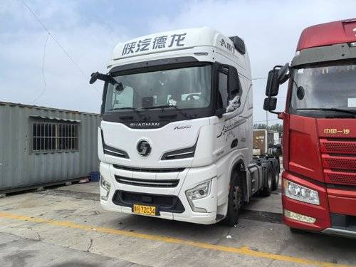 陕汽重卡 560马力 牵引车