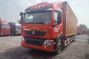 二手中国重汽 HOWO TX7 270马力 4X2 9.6米AMT自动档厢式载货车(国六) 单桥 曼二手载货车 黄牌图片