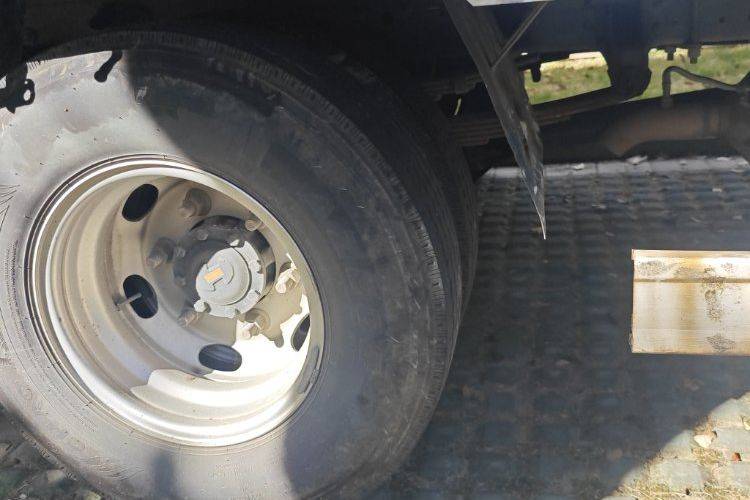 二手重汽HOWO轻卡 170马力 载货车