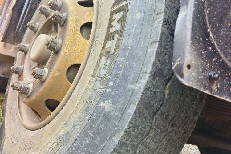 二手东风柳汽乘龙 290马力 载货车