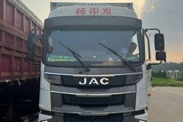 二手江淮 格尔发A5LIII中卡 220马力 4X2 9.6米厢式载货车(国六) 单桥 云内动力二手载货车 黄牌