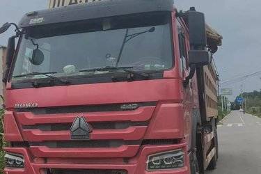 二手中国重汽 HOWO重卡 440马力 6X4 6.8米自卸车(国六) 后八轮 中国重汽二手自卸车 黄牌