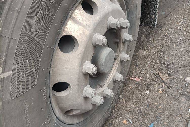 二手东风柳汽乘龙 500马力 牵引车