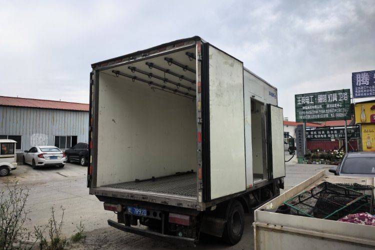 二手一汽解放轻卡 160马力 专用车
