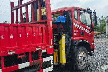 二手东风随专 东风D17 200马力 4X2 4.5米自卸车(国六) 单桥 东风康明斯二手自卸车 黄牌