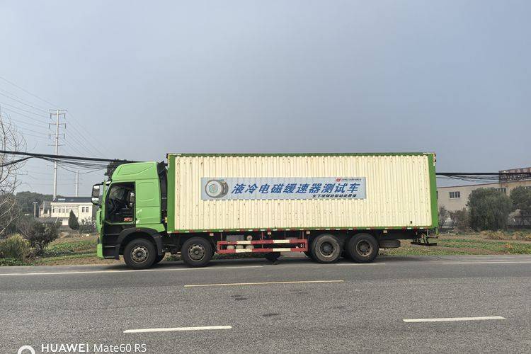二手重汽豪沃(HOWO) 440马力 载货车
