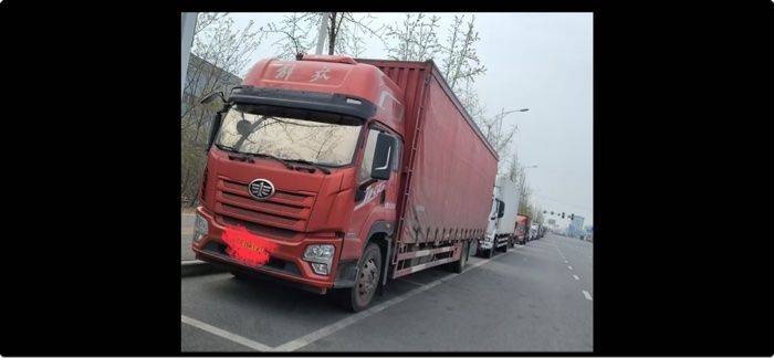 二手青岛解放 300马力 载货车