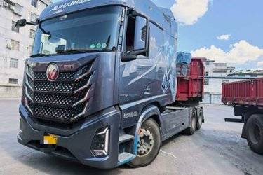 二手欧曼银河5 14.5L LNG 580马力 6X4 采埃孚12档 AMT自动档 牵引车(国六) 双驱 福田康明斯二手牵引车 黄牌图片