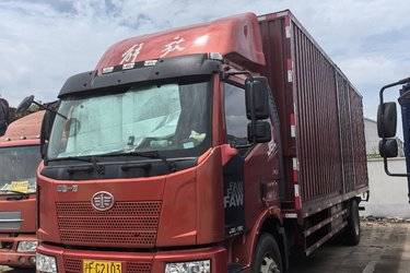 二手一汽解放 J6L中卡 领航版 240马力 4X2 7.7米厢式载货车(国五) 单桥 一汽解放二手载货车 黄牌图片