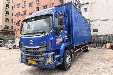 二手东风柳汽 乘龙M3中卡 220马力 6X2 9.6米厢式载货车(国五) 单桥 康明斯二手载货车 黄牌图片
