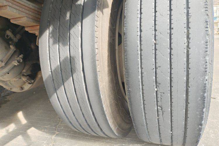 一汽解放轻卡 140马力 载货车