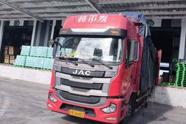 二手江淮 格尔发A5X中卡 240马力 4X2 6.8米仓栅式载货车(国五) 单桥 锡柴二手载货车 黄牌