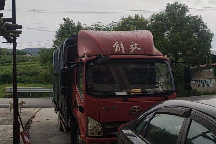 一汽解放轻卡 140马力 载货车