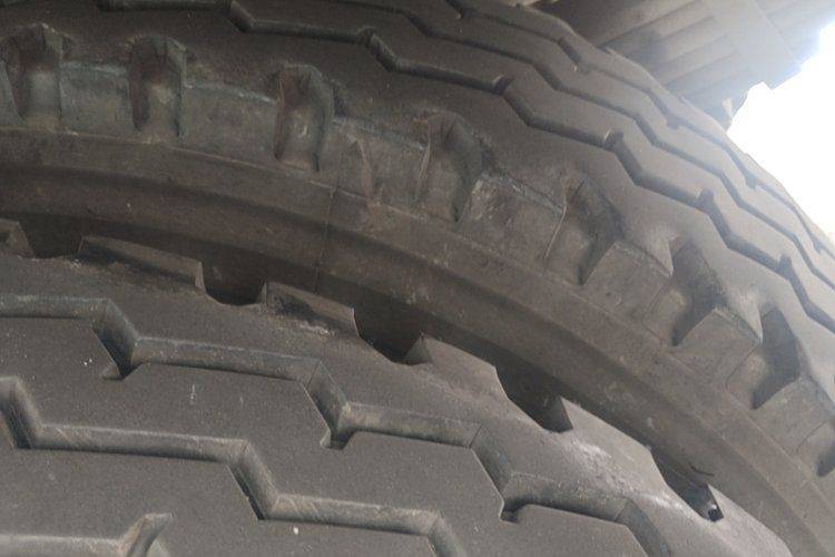 二手福田瑞沃 220马力 载货车