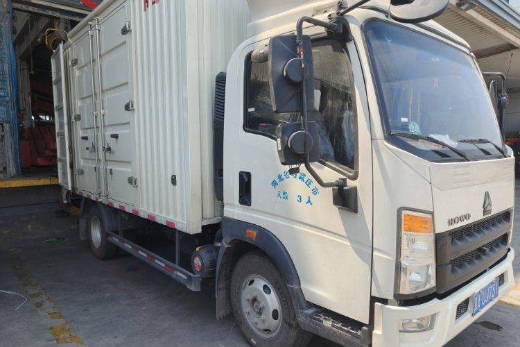 二手重汽HOWO轻卡 140马力 载货车