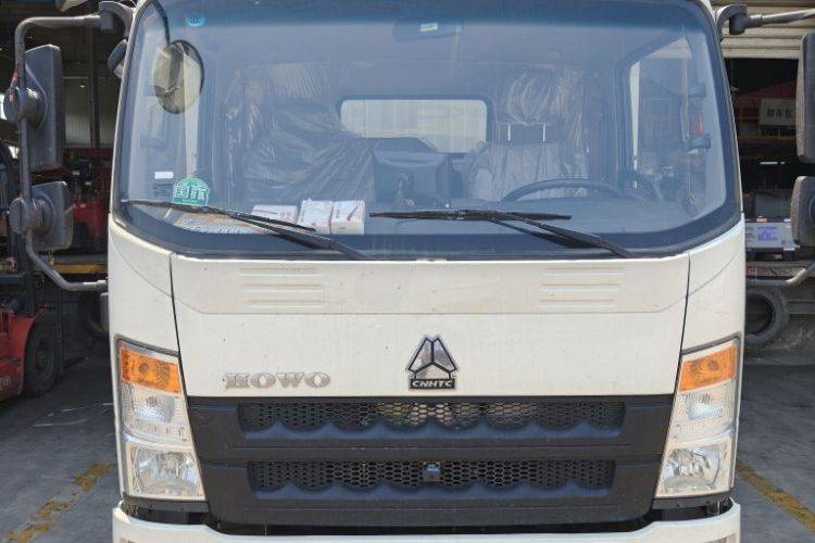 二手重汽HOWO轻卡 140马力 载货车