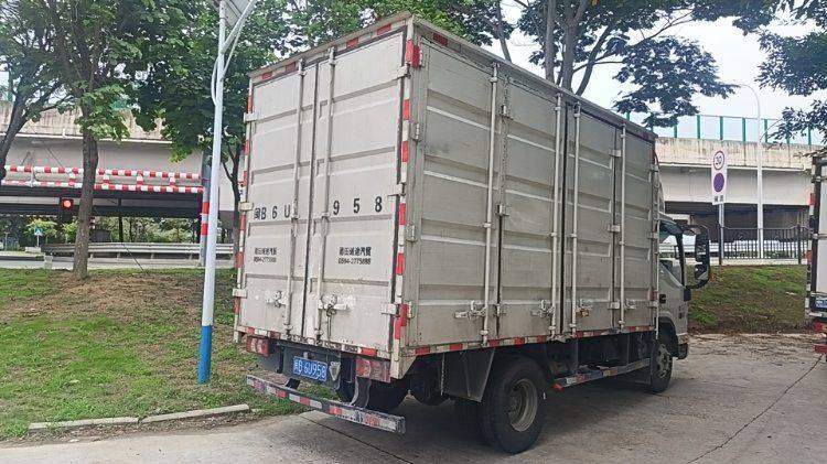 二手江淮骏铃 170马力 载货车