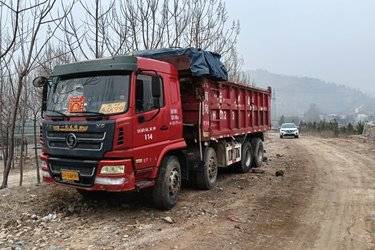 二手陕汽商用车 轩德X6 300马力 8X4 5.95米自卸车(国五) 前四后八 潍柴二手自卸车 黄牌