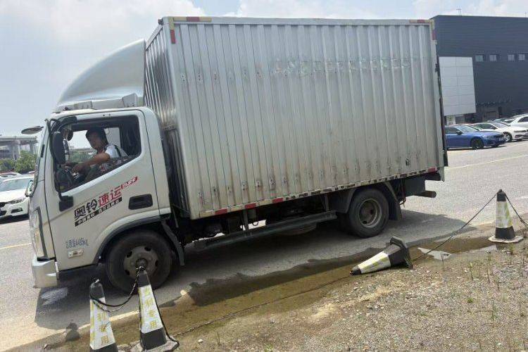 福田奥铃 156马力 载货车