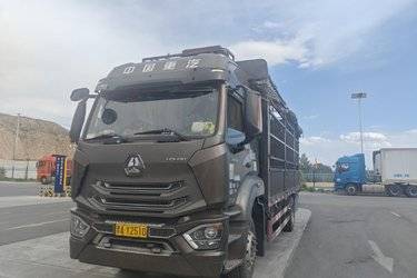 二手中国重汽 豪瀚J5G中卡 重载版 240马力 4X2 6.75米栏板载货车(国五) 单桥 中国重汽二手载货车 黄牌