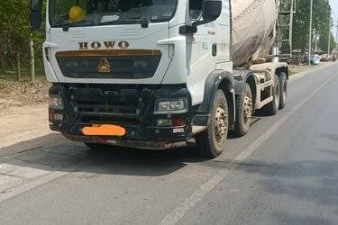 二手中国重汽 HOWO TX 340马力 8X4 7.5方混凝土搅拌车(国五) 前四后八 潍柴二手搅拌车