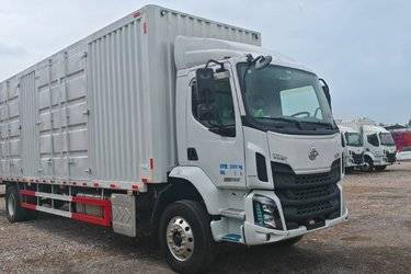 二手东风柳汽 新乘龙M3 260马力 4X2 10.1米厢式载货车(国六) 单桥 东风康明斯二手载货车 黄牌图片
