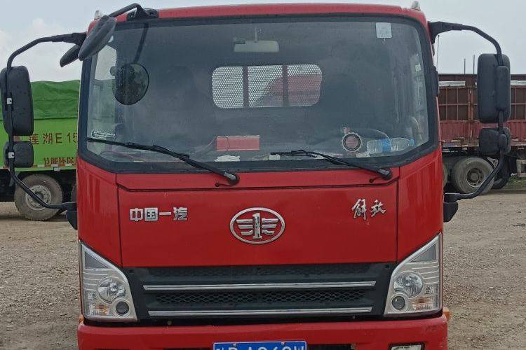 二手一汽解放轻卡 130马力 载货车
