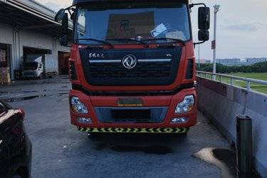二手东风商用车 天龙VL重卡 2019款 270马力 6X2 9.6米栏板载货车(国五) 前四后四 东风康明斯二手载货车 黄牌图片