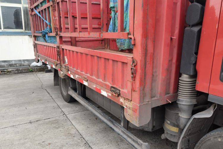 二手福田时代领航 132马力 载货车